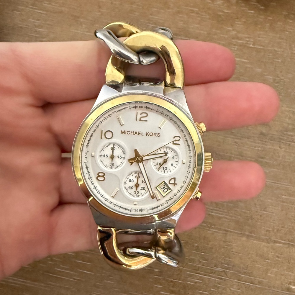 Michael Kors Women's Runway Twist Two-tone
Steel link Chronograph Mk3199 Watch